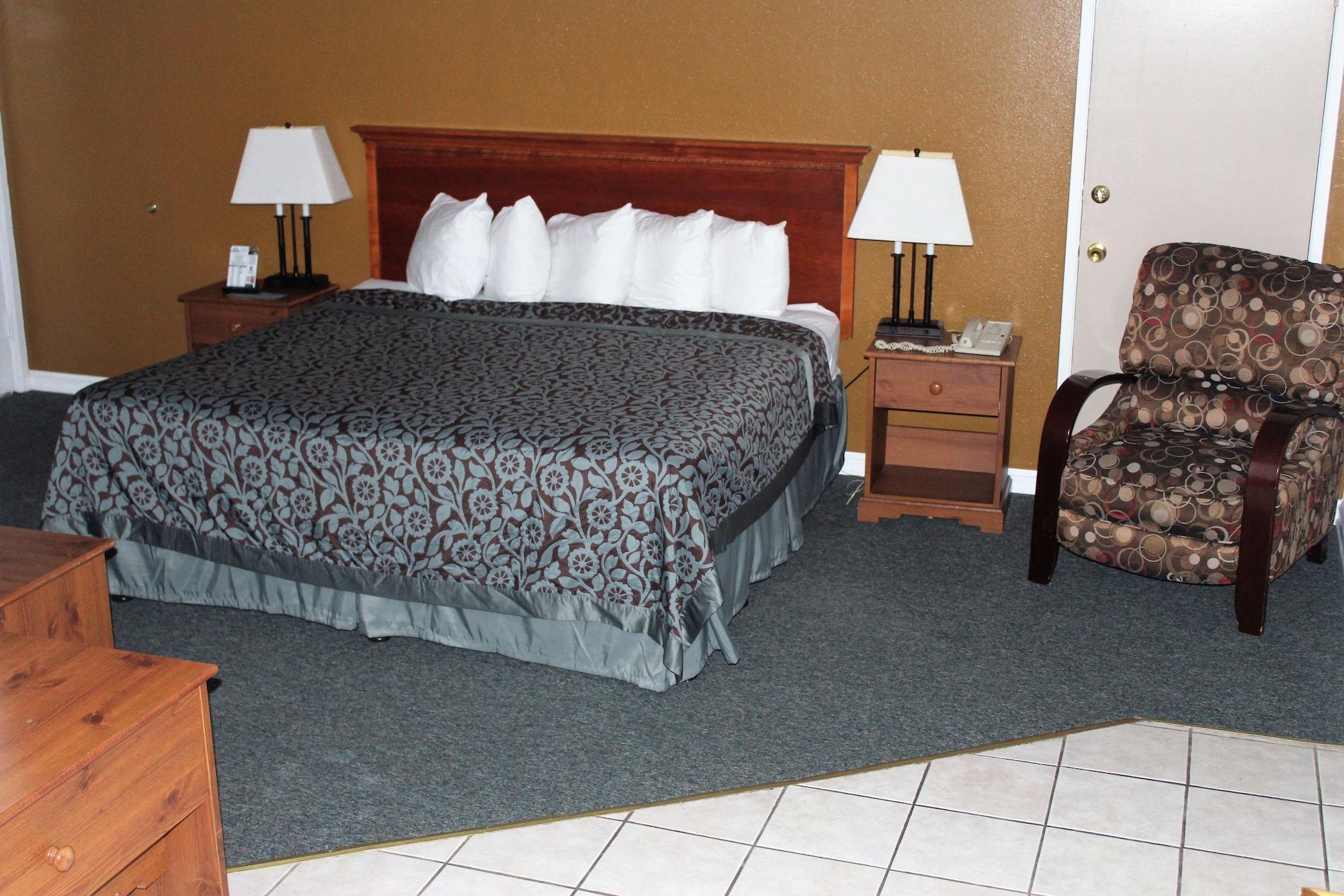 Days Inn By Wyndham Everett Bagian luar foto