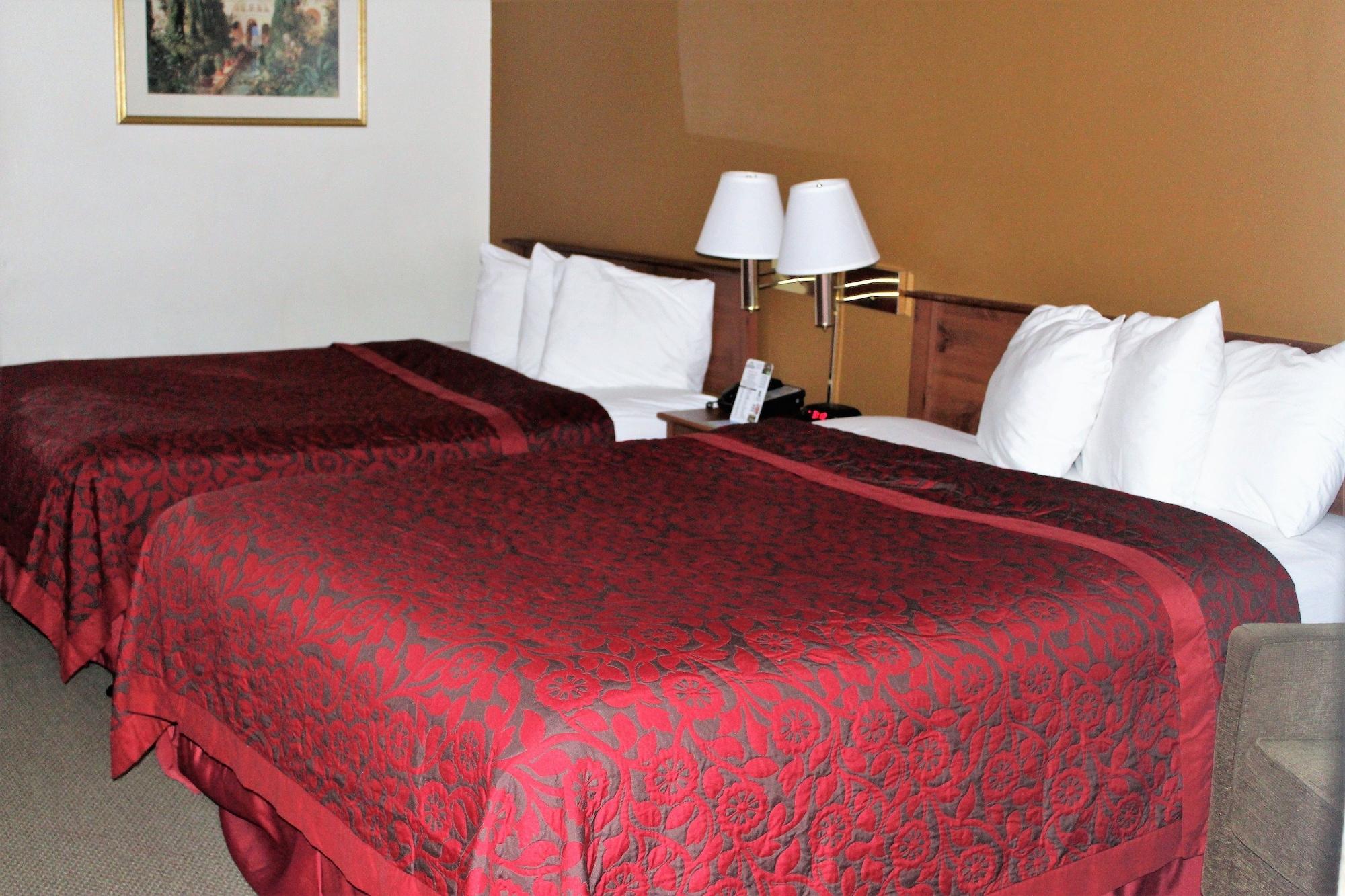Days Inn By Wyndham Everett Bagian luar foto