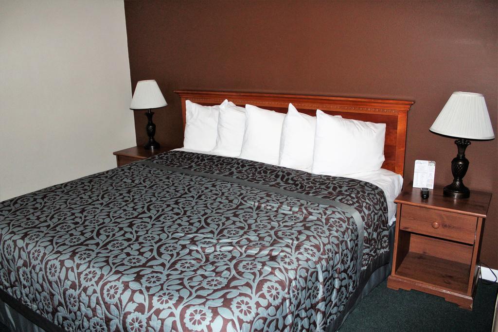 Days Inn By Wyndham Everett Bagian luar foto