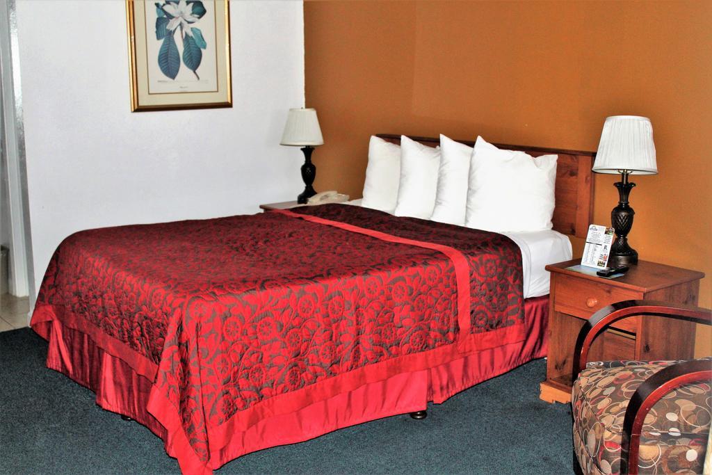 Days Inn By Wyndham Everett Bagian luar foto