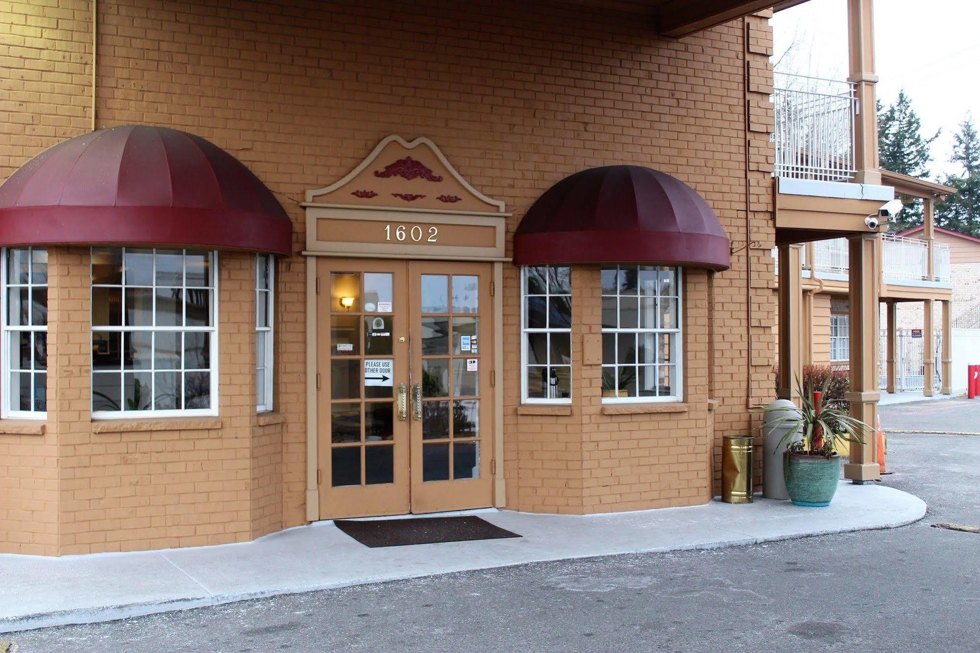 Days Inn By Wyndham Everett Bagian luar foto