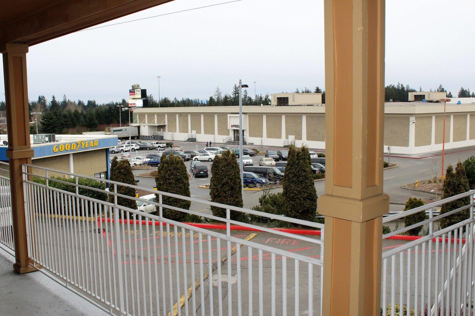 Days Inn By Wyndham Everett Bagian luar foto