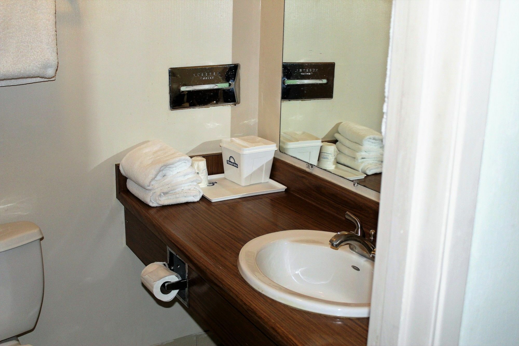 Days Inn By Wyndham Everett Bagian luar foto